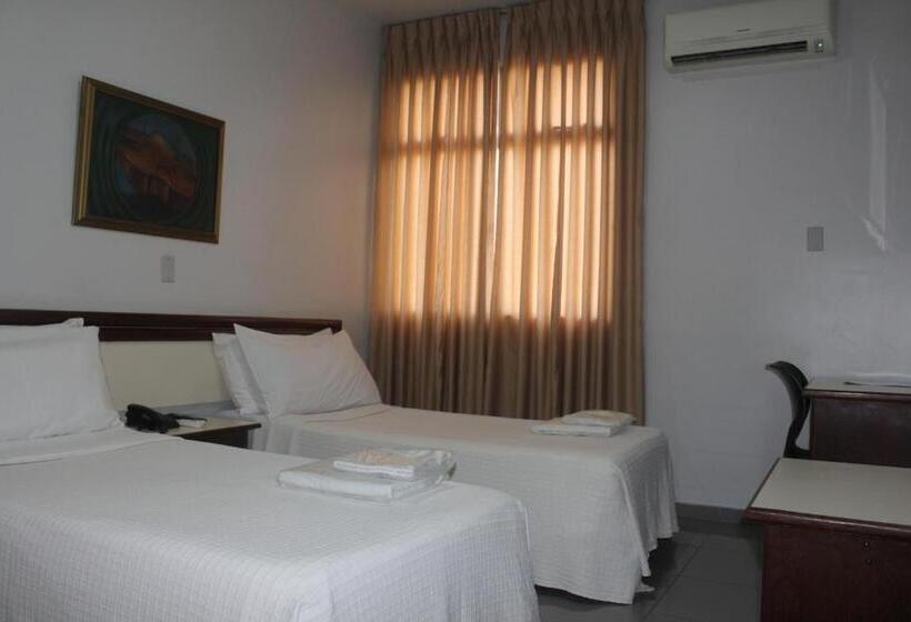 فندق Oscar Econômico Montes Claros