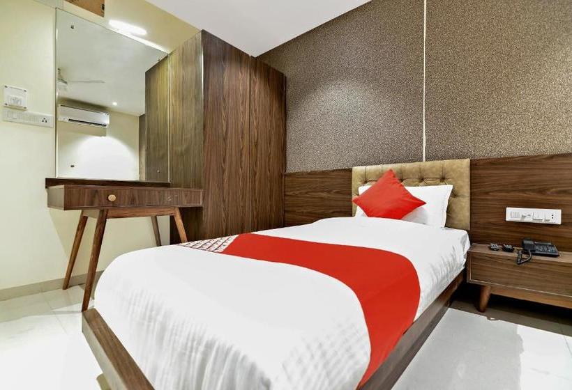 בית מלון כפרי Oyo 37671 Sudarshan Palace