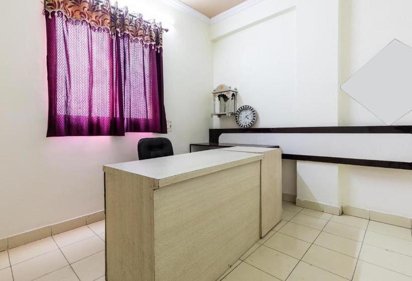 호텔 Capital O 41086  Royal Stay