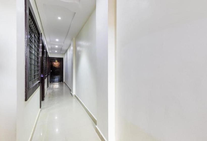 호텔 Capital O 41086  Royal Stay