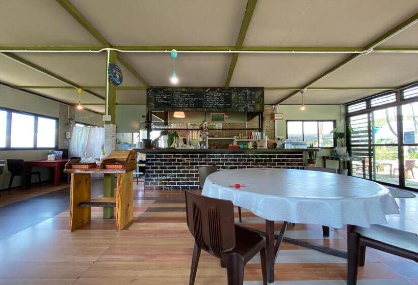 בית מלון כפרי Lily Cottage & Kitchen