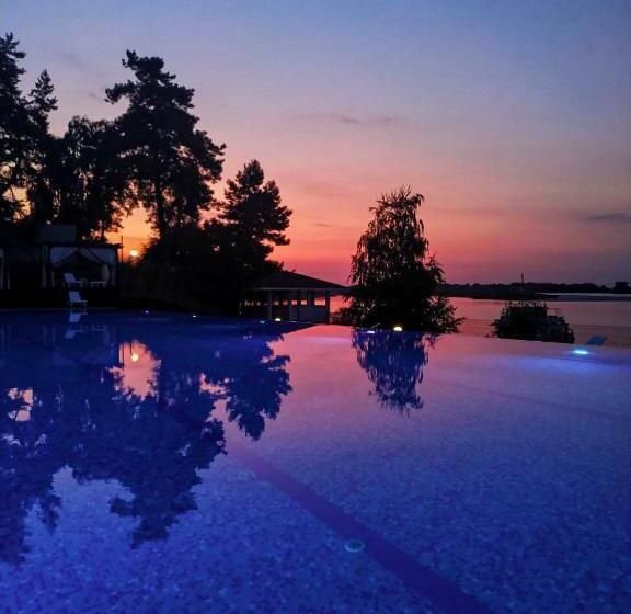 ホテル Perlyna Resort