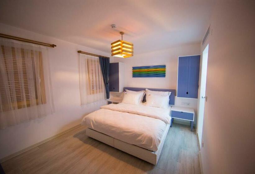 בית מלון כפרי White Orange