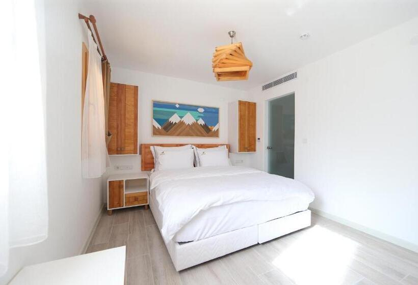 בית מלון כפרי White Orange