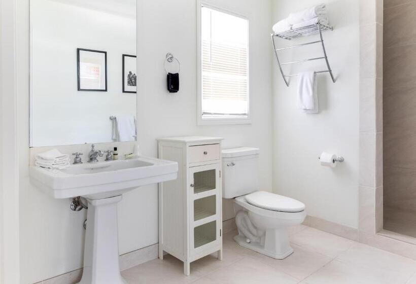 호텔 Wimberley Inn & Bar