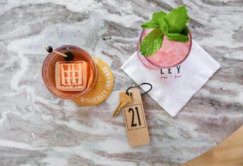 호텔 Wimberley Inn & Bar