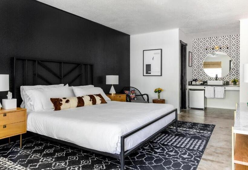 호텔 Wimberley Inn & Bar