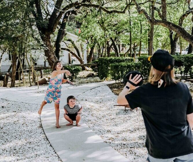 호텔 Wimberley Inn & Bar