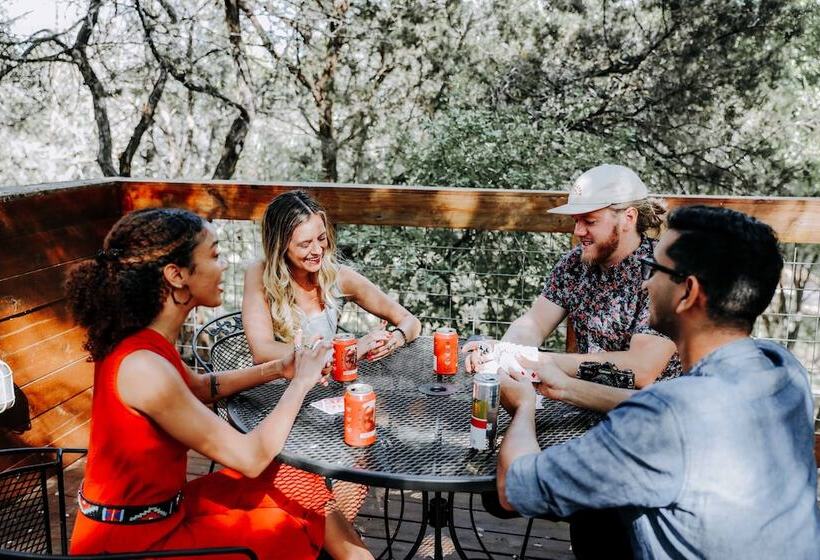 호텔 Wimberley Inn & Bar