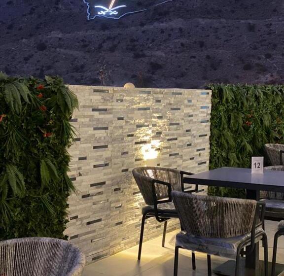 Ladera Hotel Tanomah