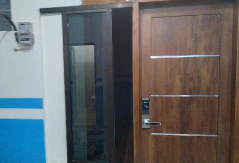 فندق على الطريق Banyu Biruku Syariah Near Pantai Bohay Probolinggo