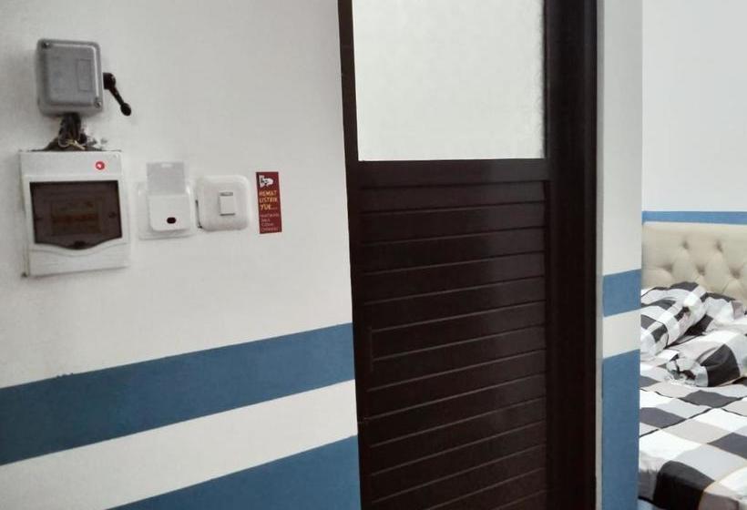 فندق على الطريق Banyu Biruku Syariah Near Pantai Bohay Probolinggo