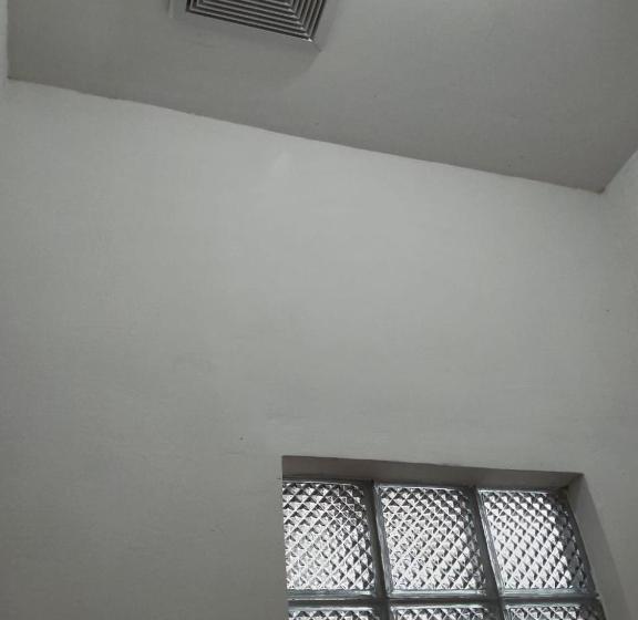 فندق على الطريق Banyu Biruku Syariah Near Pantai Bohay Probolinggo