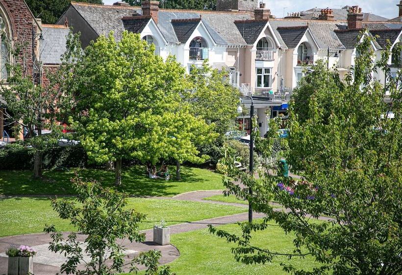 Park View R & R   Adult Only   Self Catering   Free Parking   Ev Point