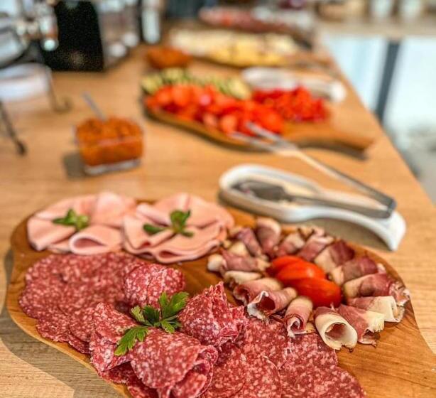 펜션 Eden By The Mountain