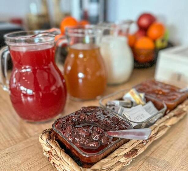 펜션 Eden By The Mountain