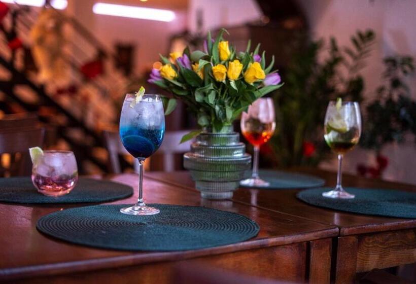 펜션 Eden By The Mountain