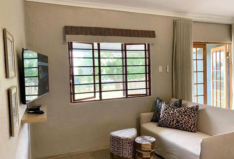 Пансион Fever Tree Guesthouse