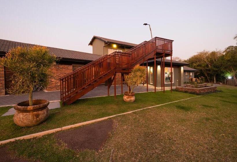 Пансион Fever Tree Guesthouse
