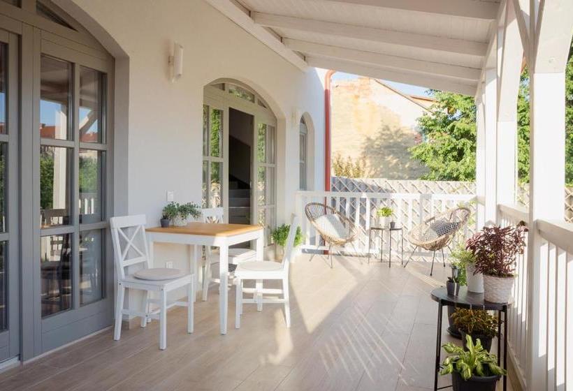 پانسیون Premium Vendégház