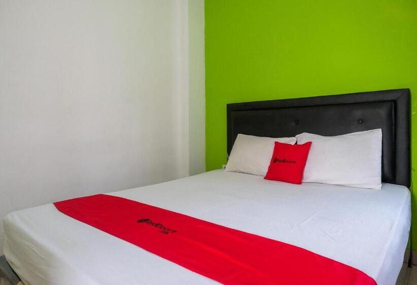 Пансион Reddoorz Near Pakuwon Mall Solo Baru