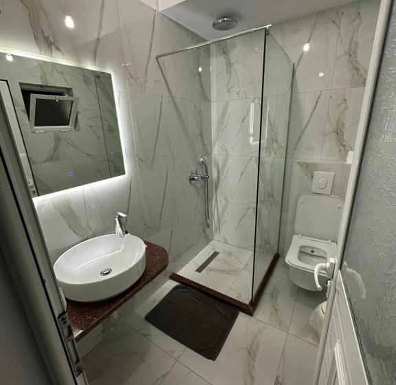 פנסיון Villa Gjika