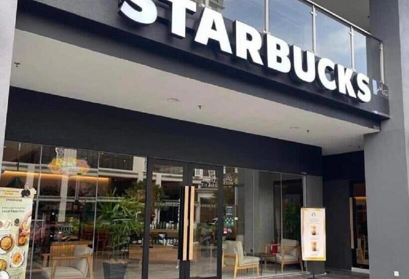 Zulanie Suite Troika Residence, Spacious And Cozy With Pool, Free Wifi & Netflix In Golden Triangle