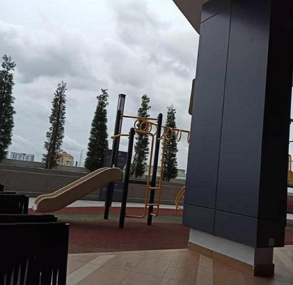 Zulanie Suite Troika Residence, Spacious And Cozy With Pool, Free Wifi & Netflix In Golden Triangle