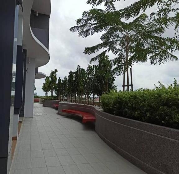 Zulanie Suite Troika Residence, Spacious And Cozy With Pool, Free Wifi & Netflix In Golden Triangle