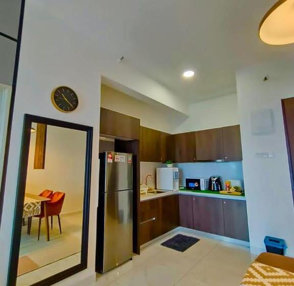 Zulanie Suite Troika Residence, Spacious And Cozy With Pool, Free Wifi & Netflix In Golden Triangle
