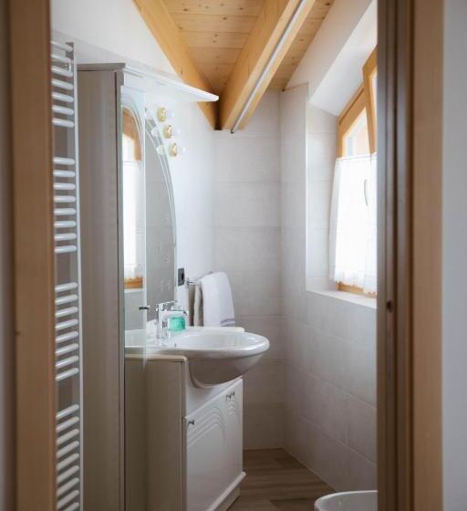 בית מלון כפרי Agritur Rizzi Di Inama Ugo