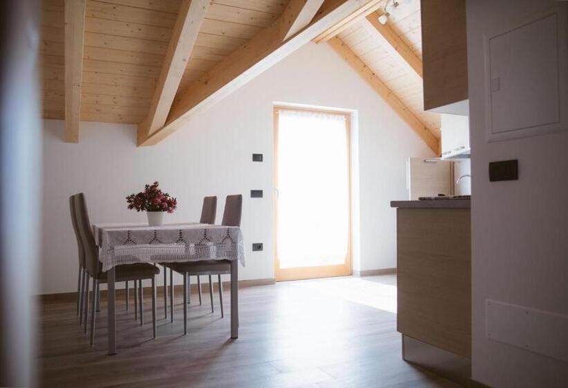 בית מלון כפרי Agritur Rizzi Di Inama Ugo