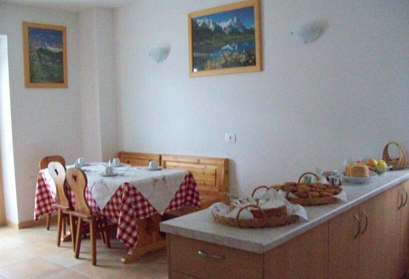 בית מלון כפרי Agritur Rizzi Di Inama Ugo