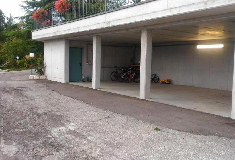 בית מלון כפרי Agritur Rizzi Di Inama Ugo