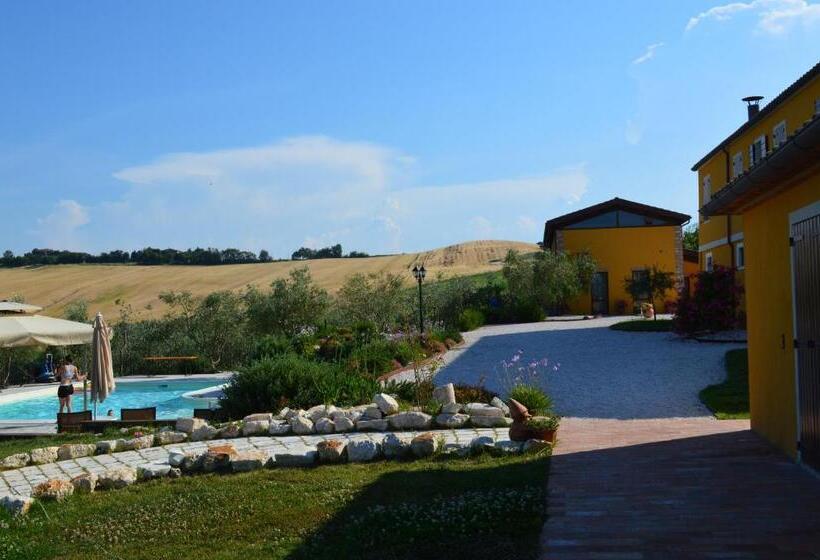 فندق Agriturismo Tenuta Belvedere