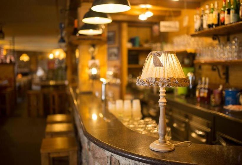 ホテル Albergo Ristorante Dosso Alto