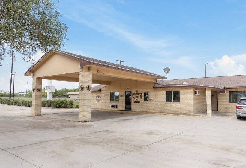 Отель Freer Executive Inn And Studios