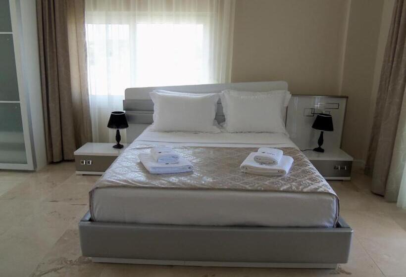 Отель Alaçatı çınar Boutique