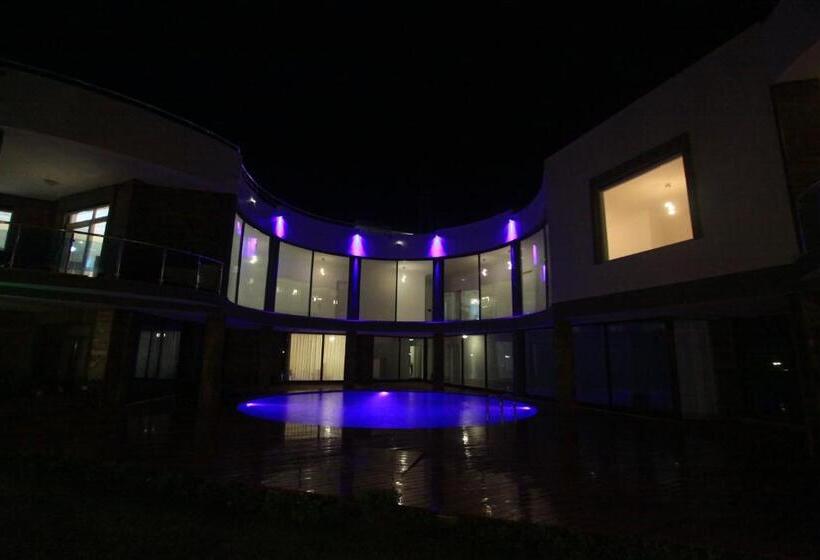 Отель Alaçatı çınar Boutique