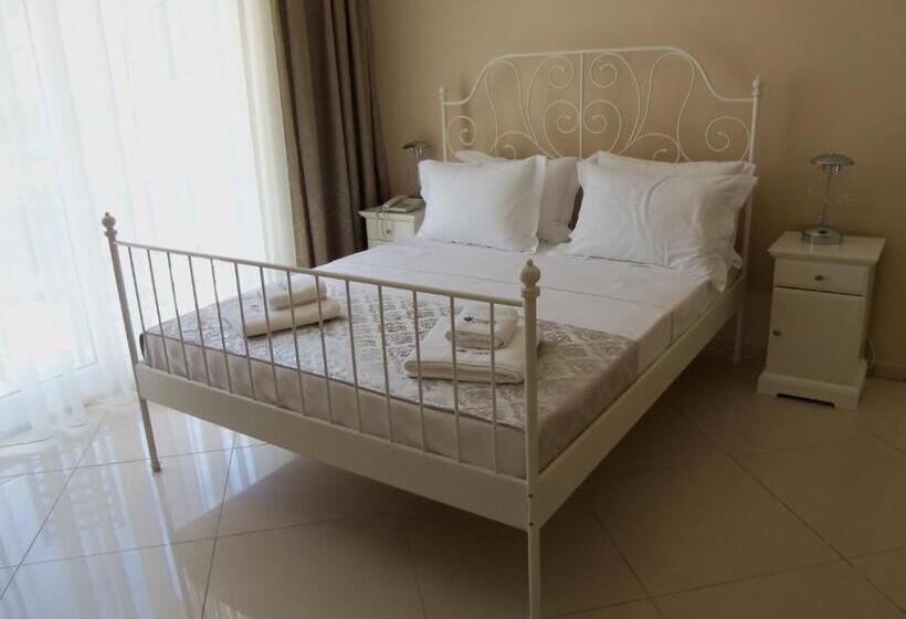 Отель Alaçatı çınar Boutique