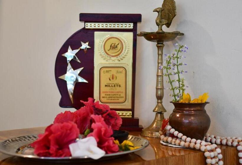 ホテル Shivansh Inn Resort