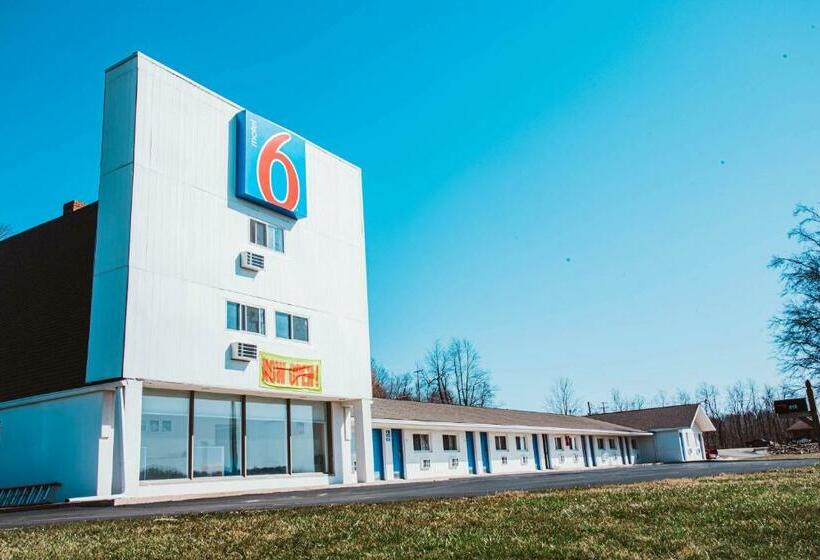 Motel 6 Bellville, Oh