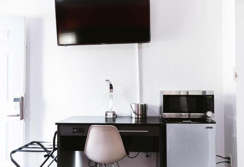 Motel 6 Bellville, Oh