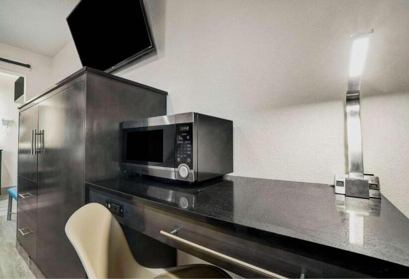 Motel 6 Bellville, Oh