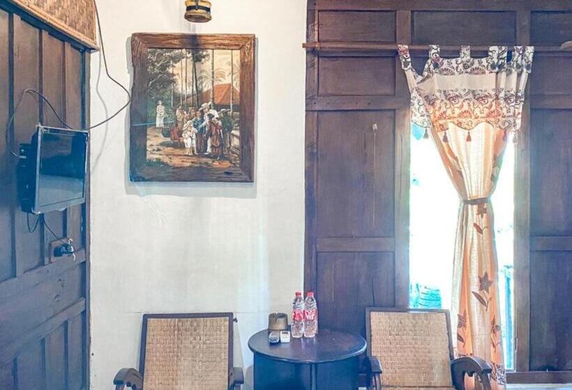 ペンション Griya Gribig Guest House Mitra Reddoorz