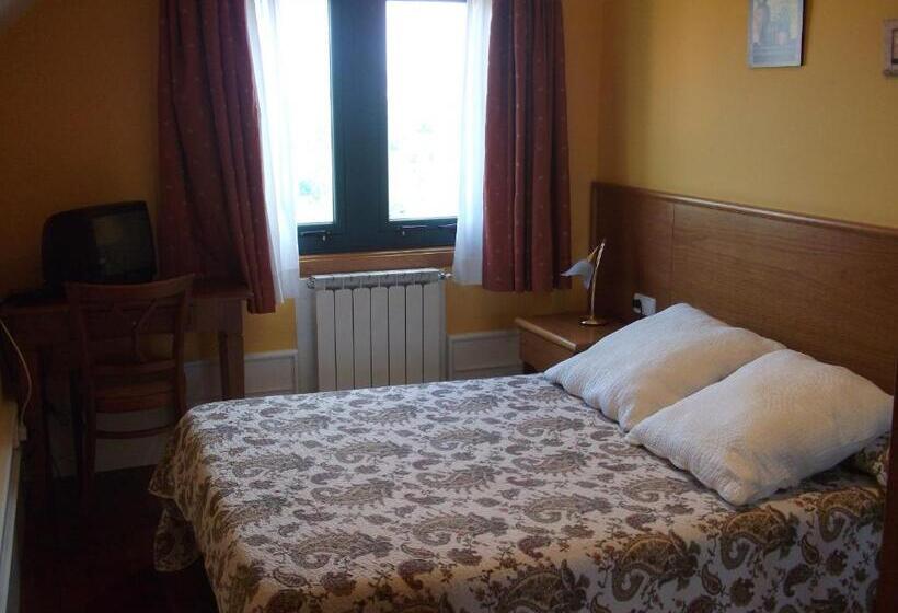 펜션 Val De Serantes