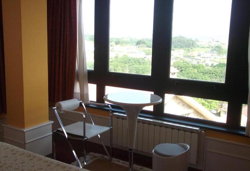 펜션 Val De Serantes