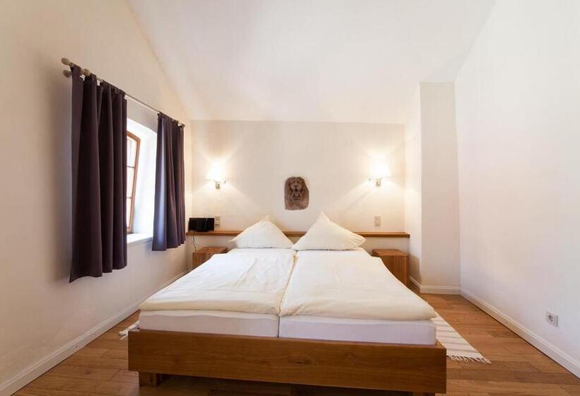 Пансион Weingut & Gästehaus Giwergreif