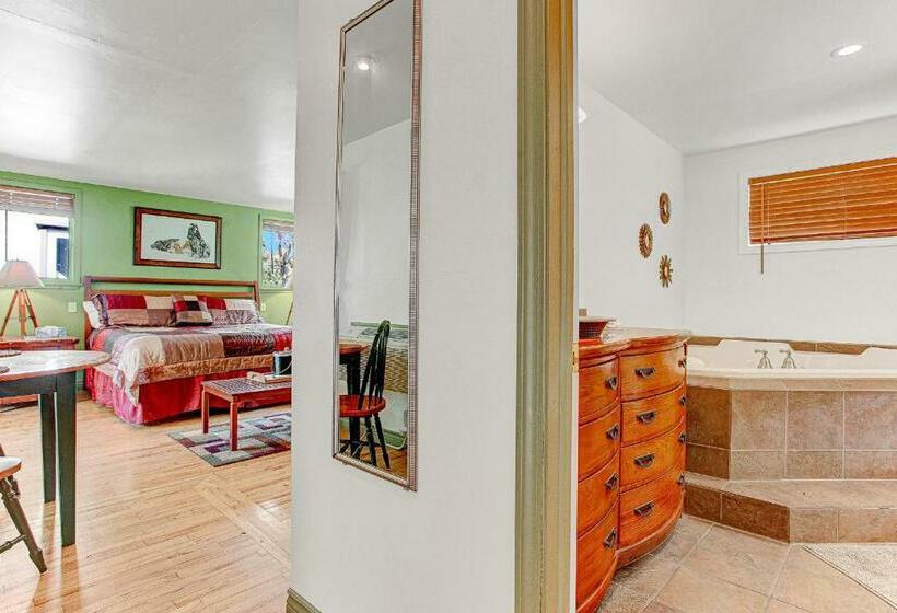 Пансион White Rose Inns & Motel