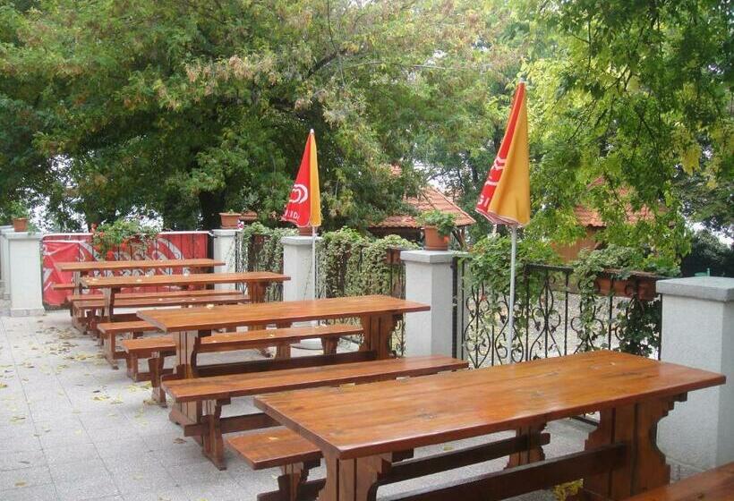 Sághegy Fogadó és Panzió